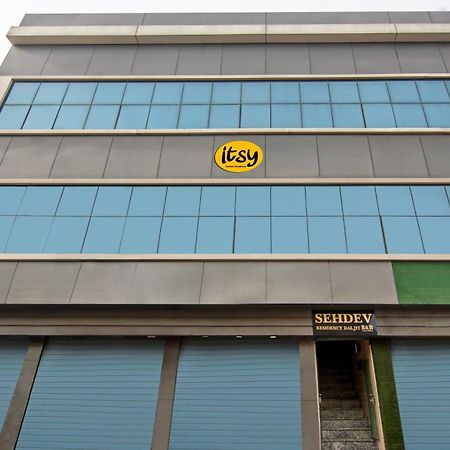 Itsy Hotels Sehdev Residency, Near Golden Temple อัมริตสา ภายนอก รูปภาพ