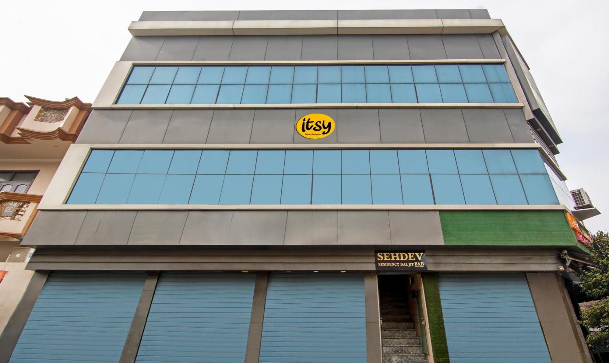 Itsy Hotels Sehdev Residency, Near Golden Temple อัมริตสา ภายนอก รูปภาพ